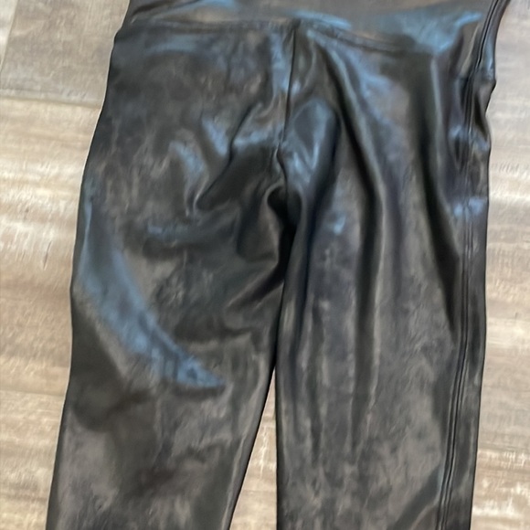 SPANX shiny black faux leather look leggings small - Picture 5 of 8